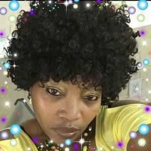 Meet your Posher, Monique